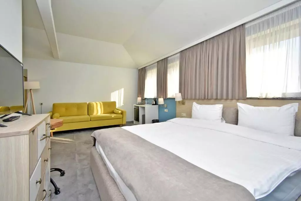 In City Hotel